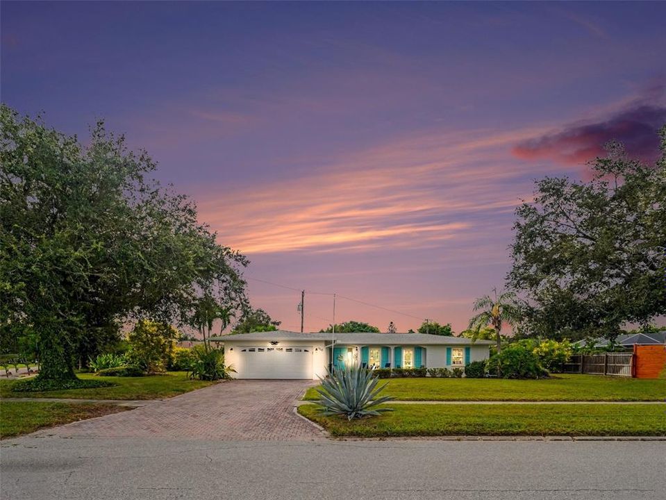 For Sale: $624,900 (2 beds, 2 baths, 1536 Square Feet)