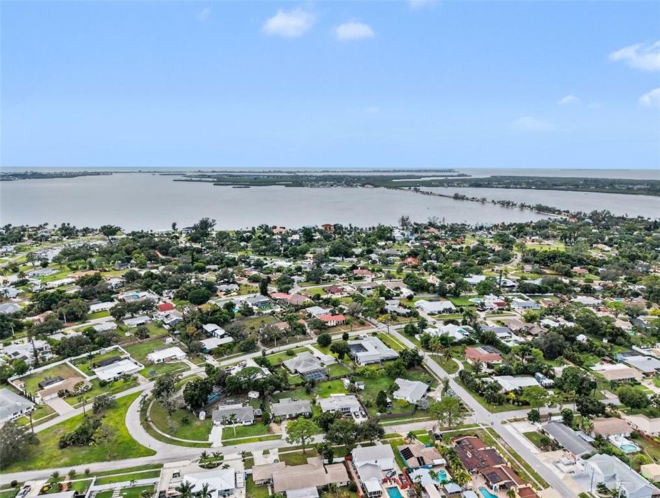 For Sale: $624,900 (2 beds, 2 baths, 1536 Square Feet)
