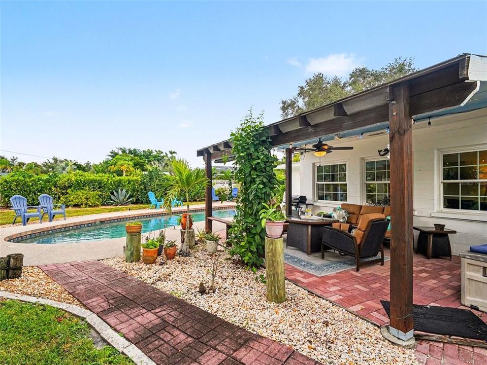 For Sale: $624,900 (2 beds, 2 baths, 1536 Square Feet)