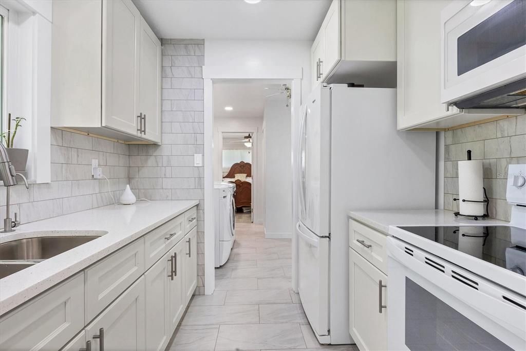 На продажу: $325,000 (3 спален, 2 ванн, 1323 Квадратных фут)