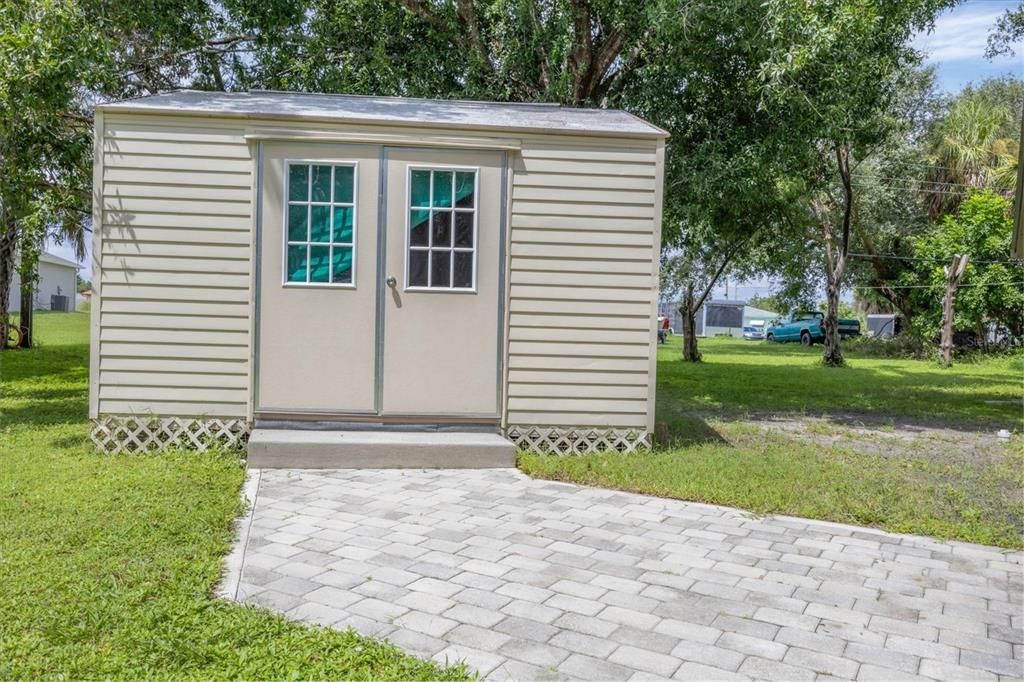 На продажу: $325,000 (3 спален, 2 ванн, 1323 Квадратных фут)