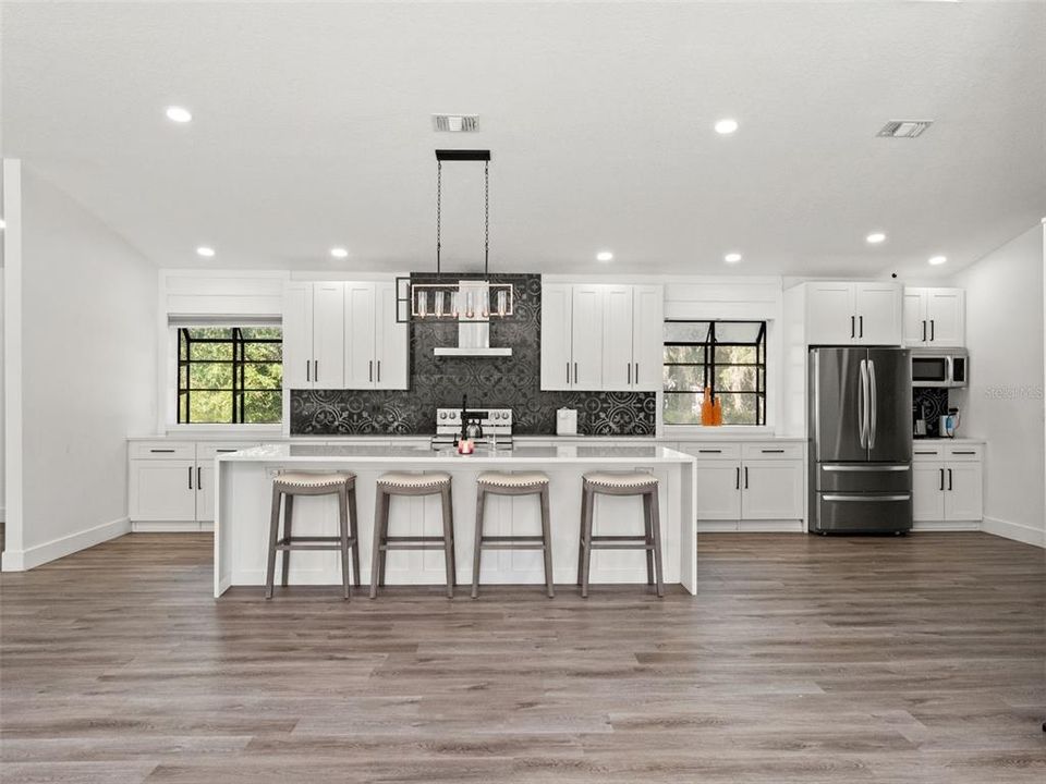 En Venta: $1,249,000 (5 camas, 4 baños, 3631 Pies cuadrados)