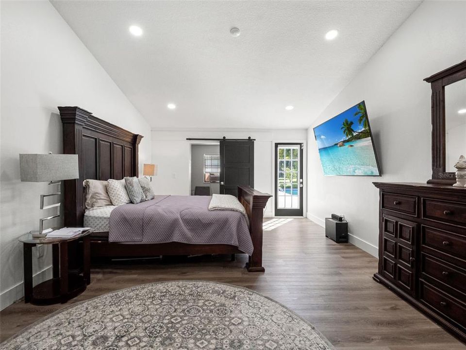 En Venta: $1,249,000 (5 camas, 4 baños, 3631 Pies cuadrados)