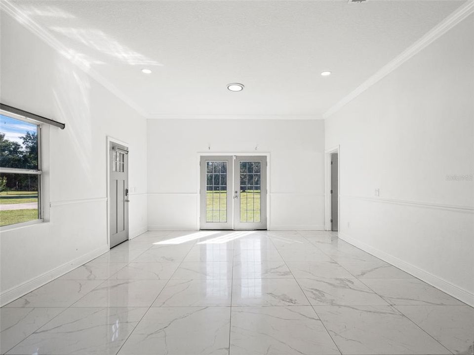 En Venta: $1,249,000 (5 camas, 4 baños, 3631 Pies cuadrados)