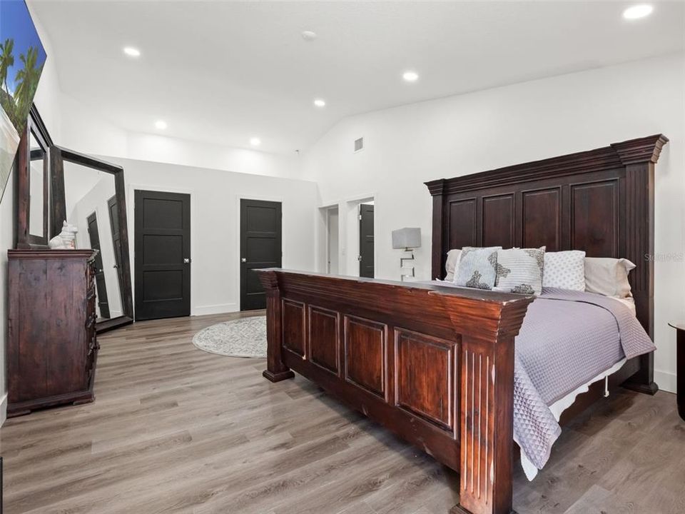 En Venta: $1,249,000 (5 camas, 4 baños, 3631 Pies cuadrados)