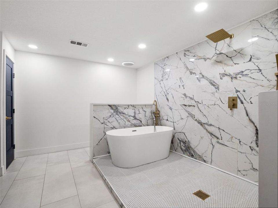 En Venta: $1,249,000 (5 camas, 4 baños, 3631 Pies cuadrados)