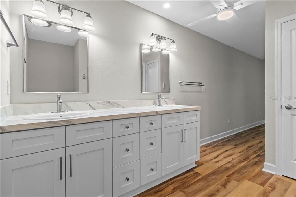 For Sale: $190,000 (2 beds, 2 baths, 1584 Square Feet)
