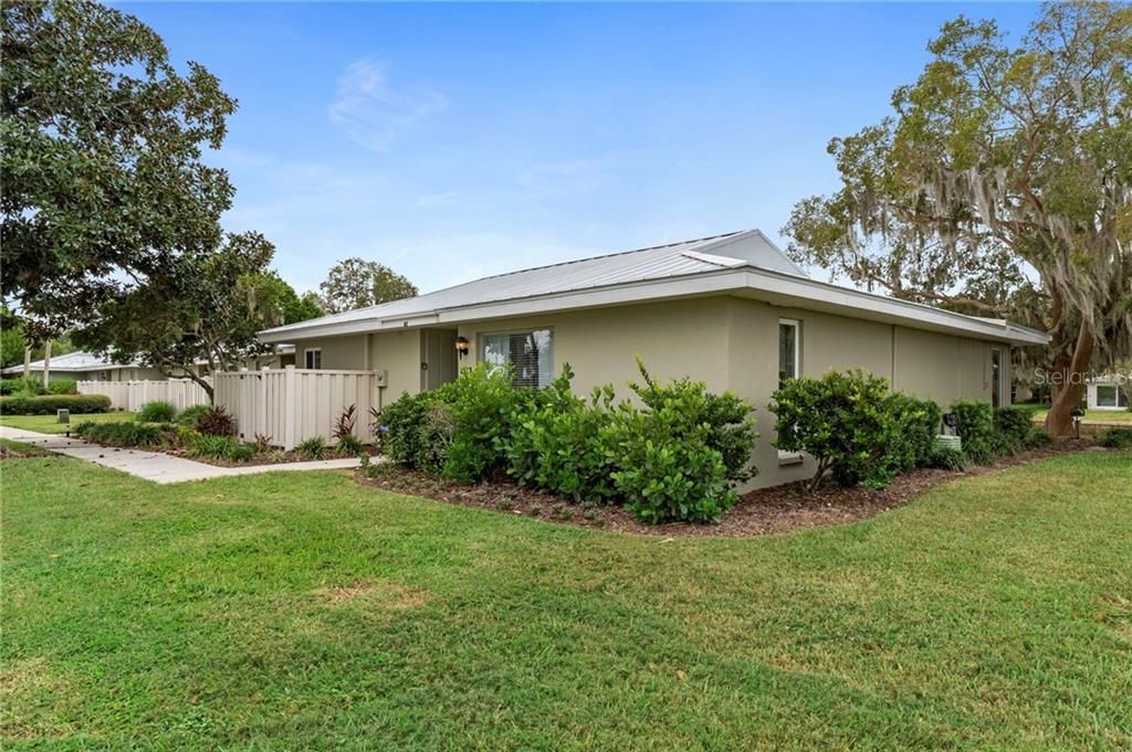 For Sale: $190,000 (2 beds, 2 baths, 1584 Square Feet)