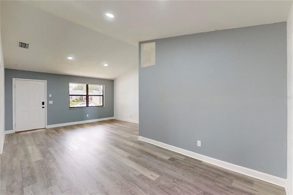 En Venta: $369,000 (3 camas, 2 baños, 1500 Pies cuadrados)