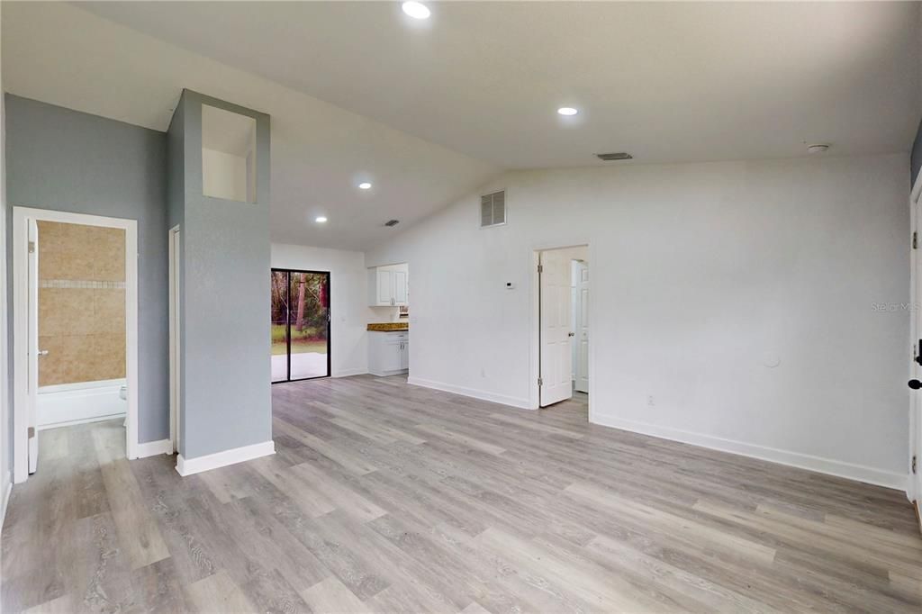 En Venta: $369,000 (3 camas, 2 baños, 1500 Pies cuadrados)