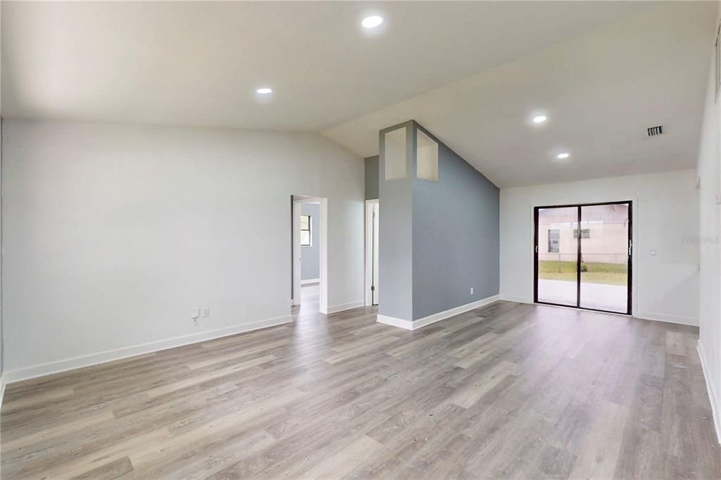 En Venta: $369,000 (3 camas, 2 baños, 1500 Pies cuadrados)
