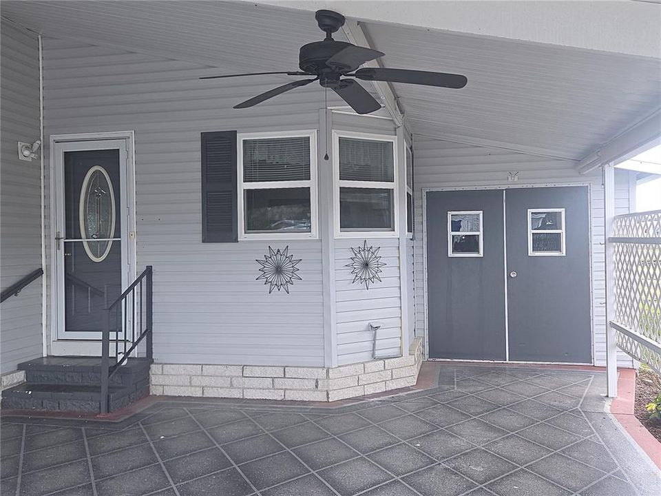 For Sale: $199,900 (2 beds, 2 baths, 1196 Square Feet)