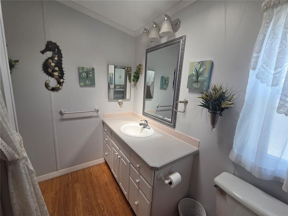 For Sale: $199,900 (2 beds, 2 baths, 1196 Square Feet)