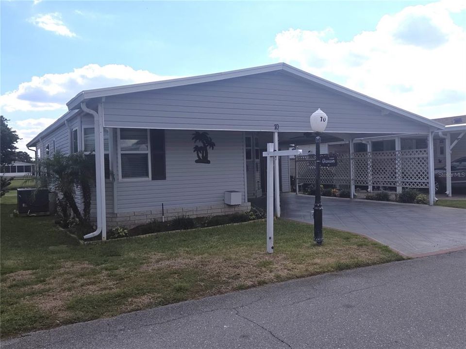 For Sale: $199,900 (2 beds, 2 baths, 1196 Square Feet)