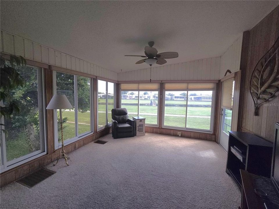 For Sale: $199,900 (2 beds, 2 baths, 1196 Square Feet)