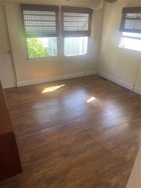 For Sale: $115,000 (1 beds, 1 baths, 640 Square Feet)