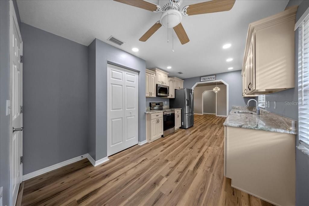 For Sale: $339,000 (3 beds, 2 baths, 1303 Square Feet)