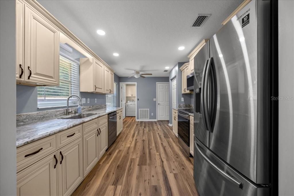 For Sale: $339,000 (3 beds, 2 baths, 1303 Square Feet)
