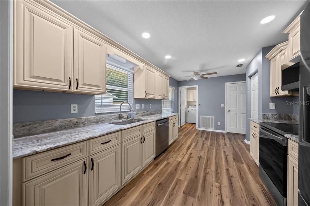 For Sale: $339,000 (3 beds, 2 baths, 1303 Square Feet)