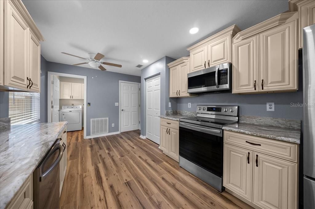 For Sale: $339,000 (3 beds, 2 baths, 1303 Square Feet)
