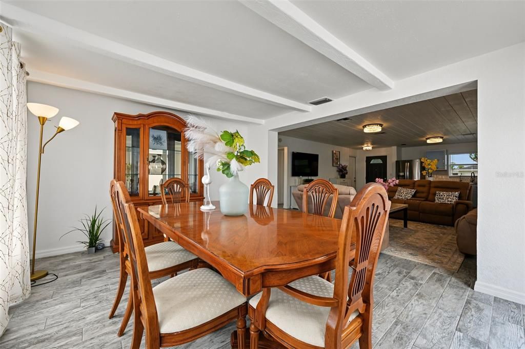 В аренду: $2,750 (2 спален, 1 ванн, 1048 Квадратных фут)