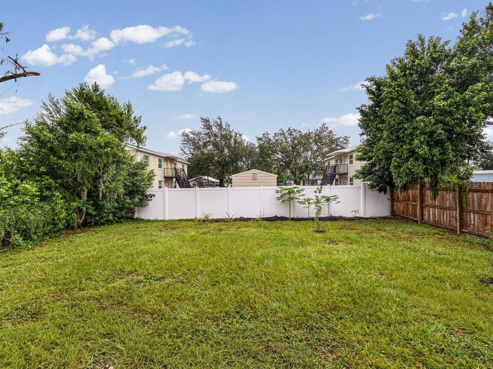 For Sale: $235,000 (2 beds, 1 baths, 852 Square Feet)