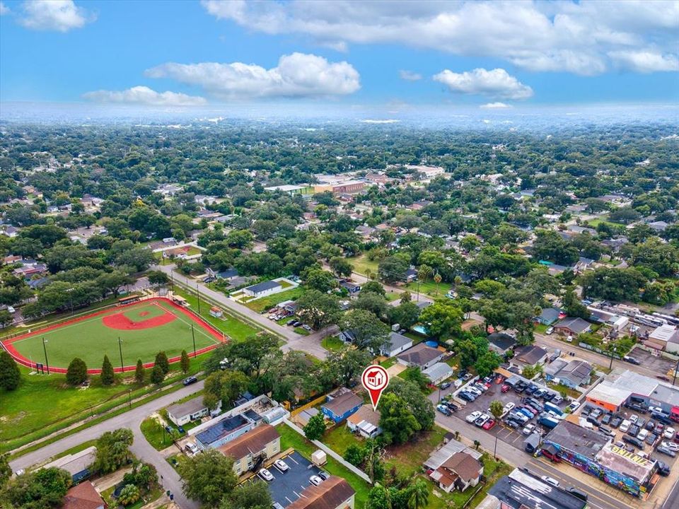 For Sale: $235,000 (2 beds, 1 baths, 852 Square Feet)
