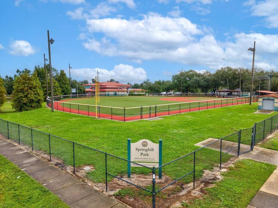 For Sale: $235,000 (2 beds, 1 baths, 852 Square Feet)