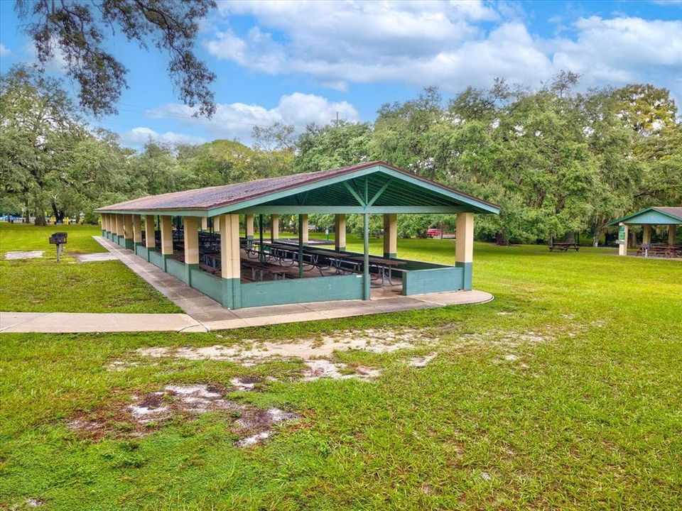 For Sale: $235,000 (2 beds, 1 baths, 852 Square Feet)