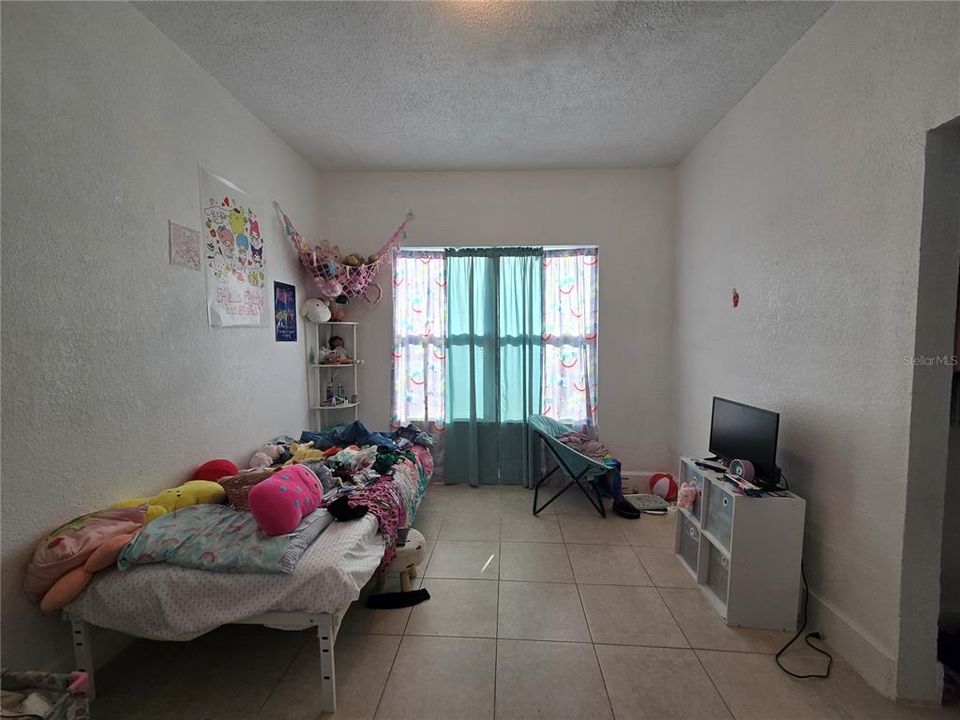 En Venta: $399,000 (4 camas, 0 baños, 1448 Pies cuadrados)