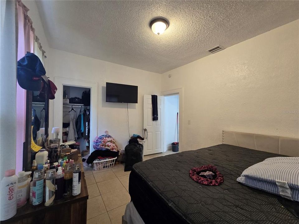 En Venta: $399,000 (4 camas, 0 baños, 1448 Pies cuadrados)