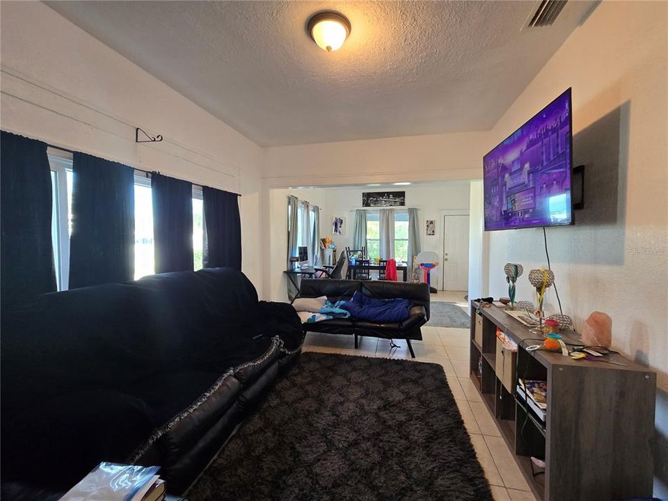 En Venta: $399,000 (4 camas, 0 baños, 1448 Pies cuadrados)