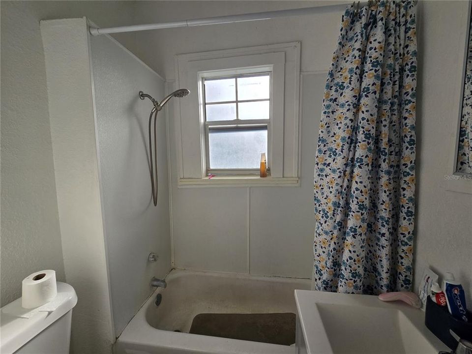 En Venta: $399,000 (4 camas, 0 baños, 1448 Pies cuadrados)