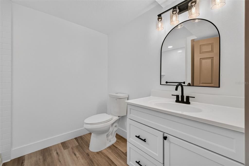 На продажу: $449,999 (4 спален, 2 ванн, 2304 Квадратных фут)