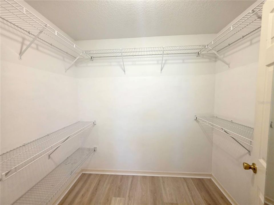 For Sale: $385,000 (3 beds, 2 baths, 1629 Square Feet)