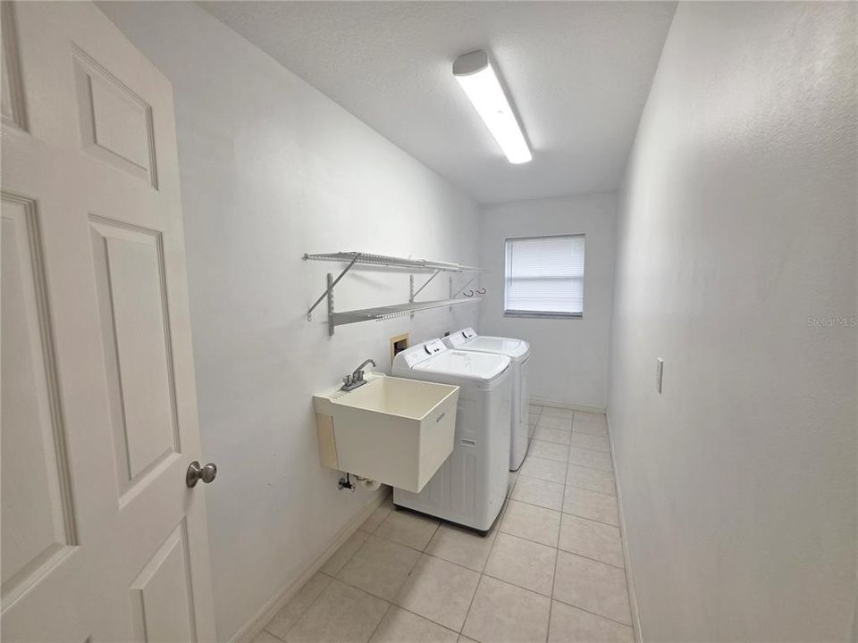 For Sale: $385,000 (3 beds, 2 baths, 1629 Square Feet)