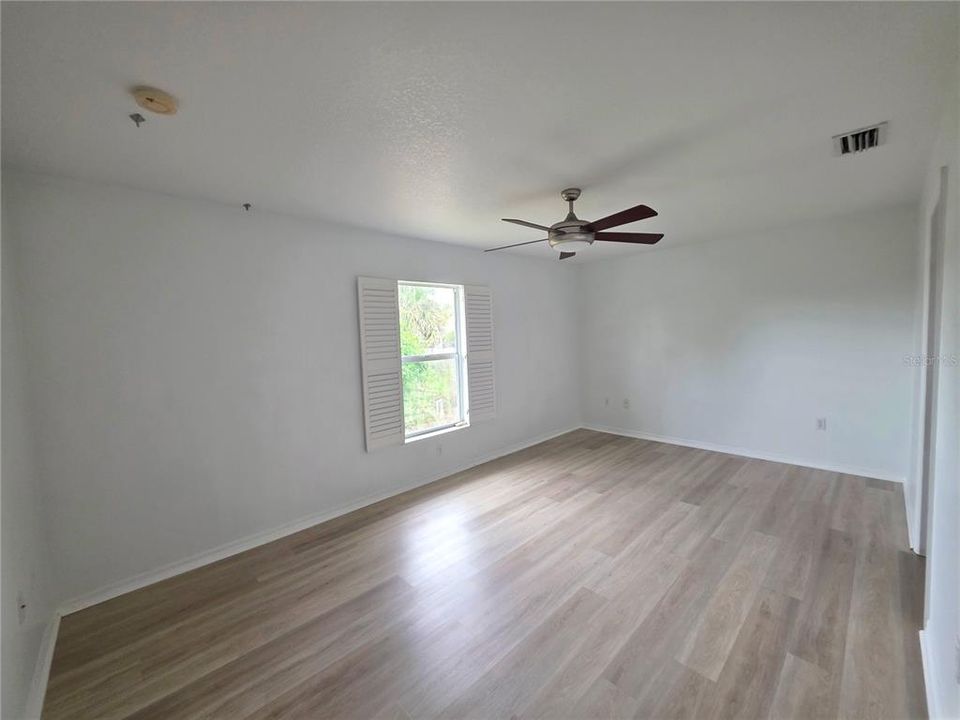 For Sale: $385,000 (3 beds, 2 baths, 1629 Square Feet)