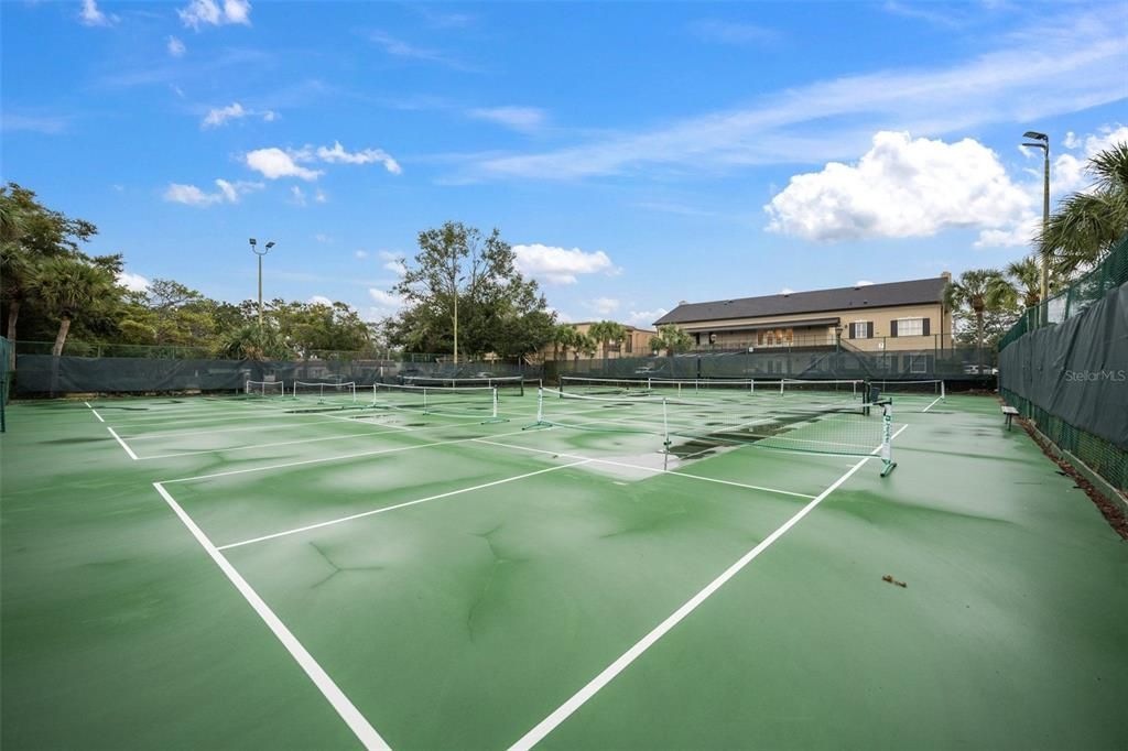 For Sale: $650,000 (4 beds, 2 baths, 2424 Square Feet)