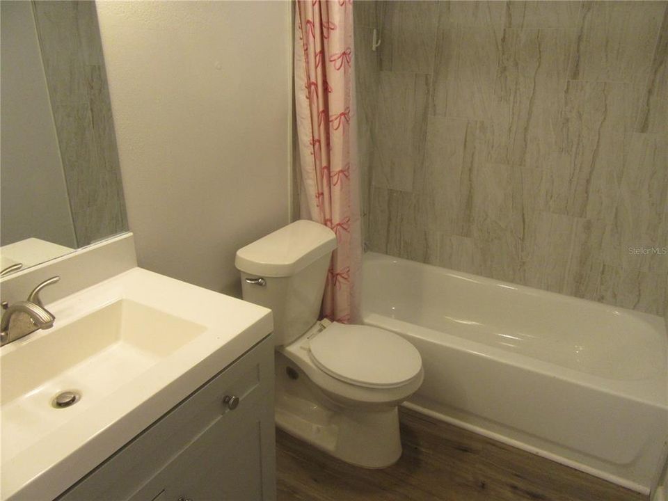 В аренду: $2,000 (2 спален, 2 ванн, 925 Квадратных фут)