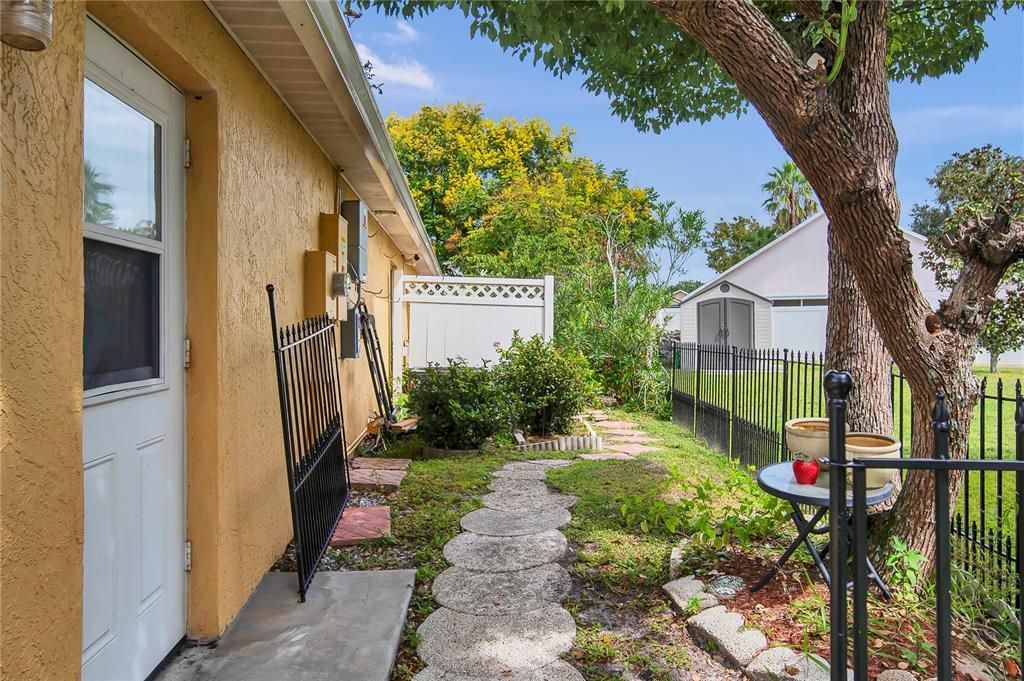 На продажу: $359,900 (3 спален, 3 ванн, 1580 Квадратных фут)