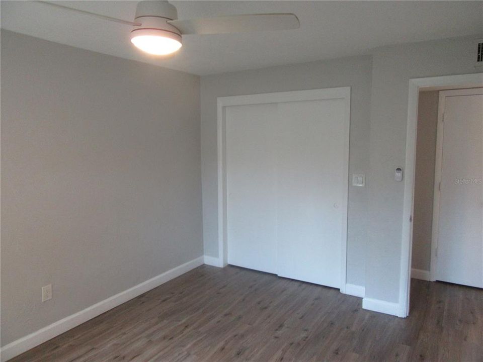 В аренду: $1,800 (2 спален, 1 ванн, 925 Квадратных фут)