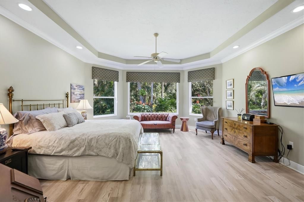 For Sale: $799,000 (3 beds, 2 baths, 2577 Square Feet)