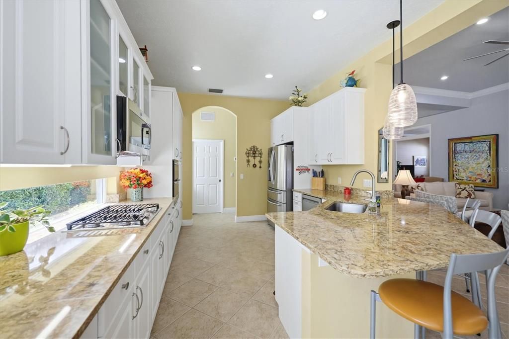 For Sale: $799,000 (3 beds, 2 baths, 2577 Square Feet)