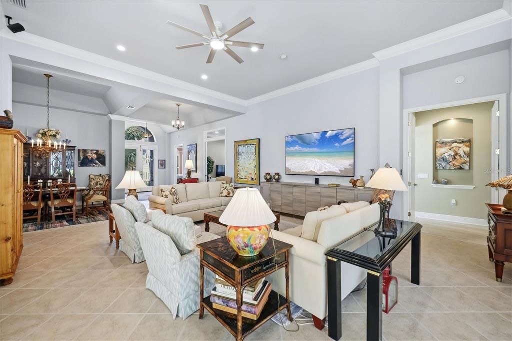 For Sale: $799,000 (3 beds, 2 baths, 2577 Square Feet)