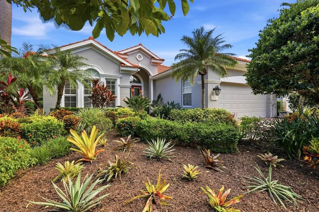 For Sale: $799,000 (3 beds, 2 baths, 2577 Square Feet)