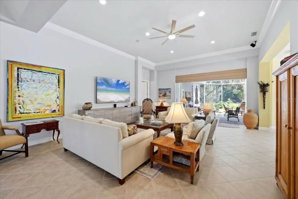 For Sale: $799,000 (3 beds, 2 baths, 2577 Square Feet)