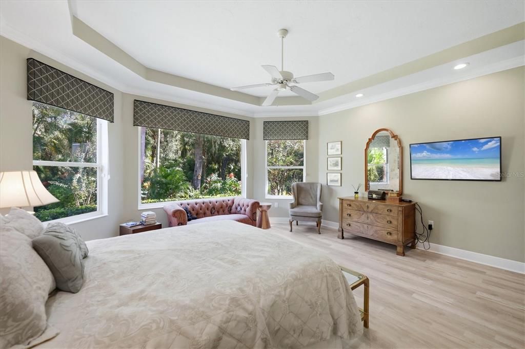 For Sale: $799,000 (3 beds, 2 baths, 2577 Square Feet)
