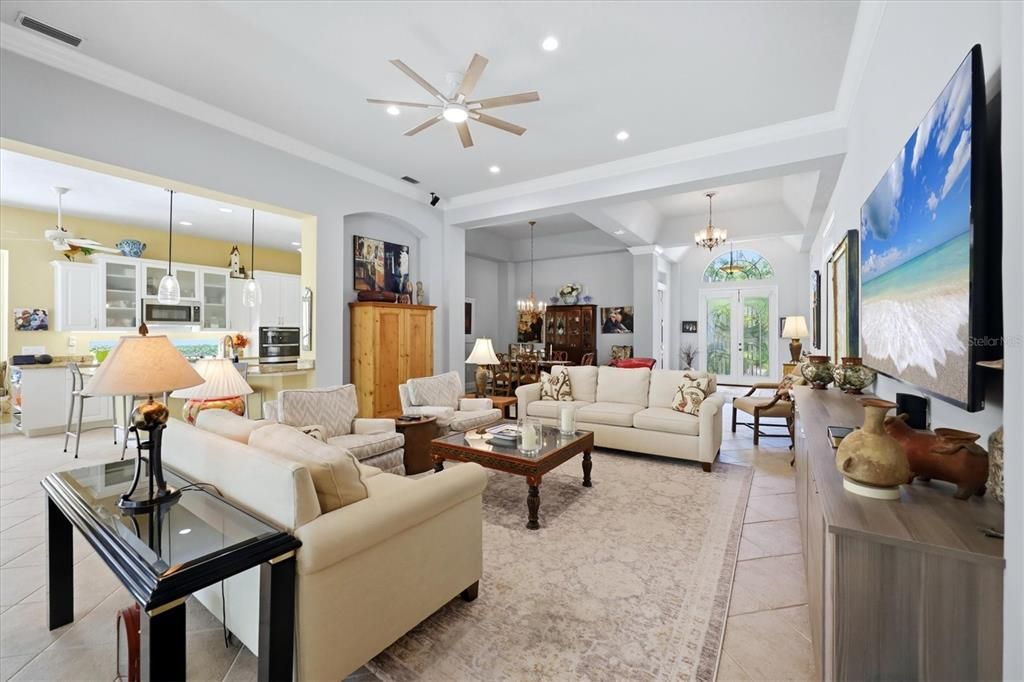 For Sale: $799,000 (3 beds, 2 baths, 2577 Square Feet)