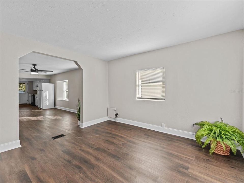 For Rent: $1,795 (3 beds, 1 baths, 1056 Square Feet)