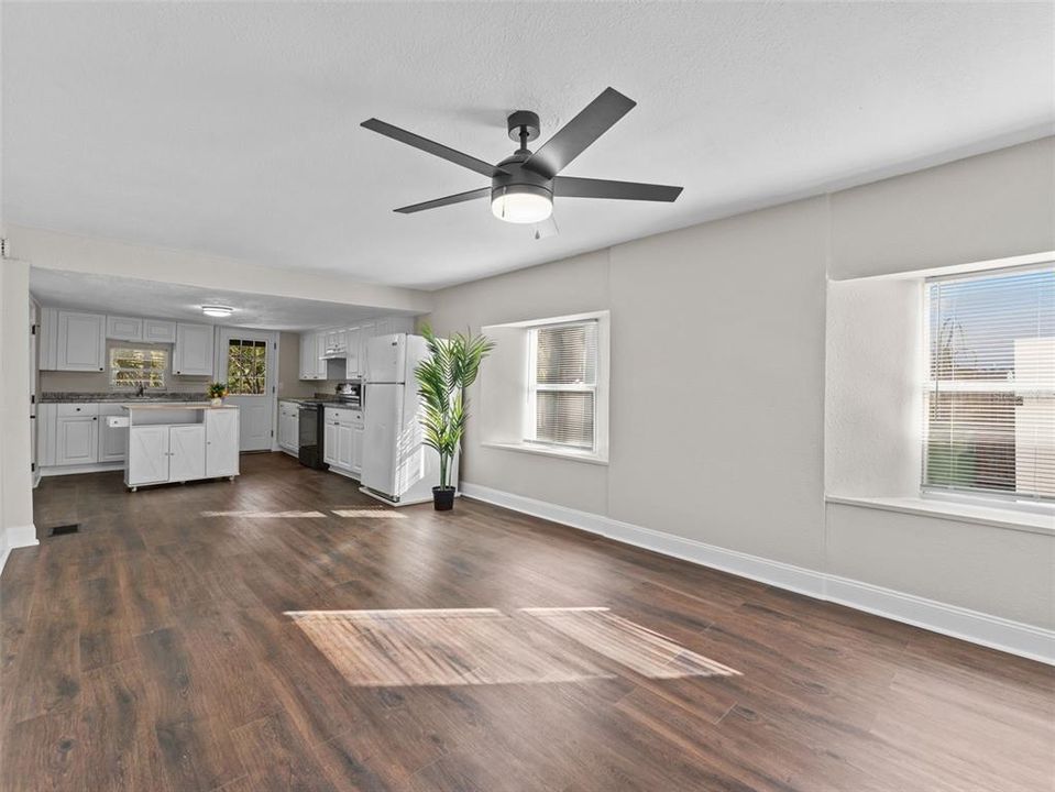 For Rent: $1,795 (3 beds, 1 baths, 1056 Square Feet)